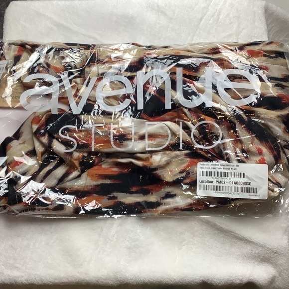 Ave STUDIO NWT Size 20 Greer Eyelet Tunic  Top (Q14.6) - Picture 5 of 6